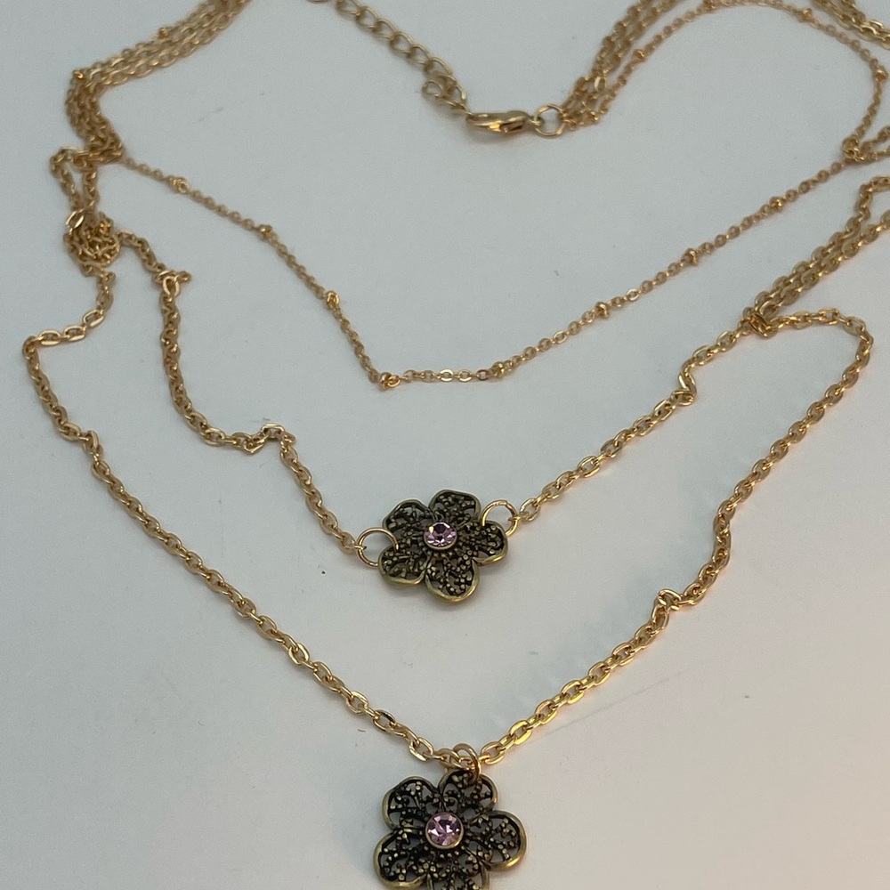 Gold Floral Pendant Necklace